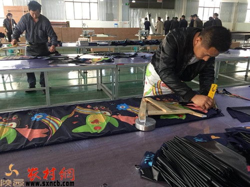 西鄉(xiāng)縣楊河鎮(zhèn)社區(qū)工廠(chǎng) 職業(yè)中介服務(wù)助力就地就業(yè)與脫貧致富